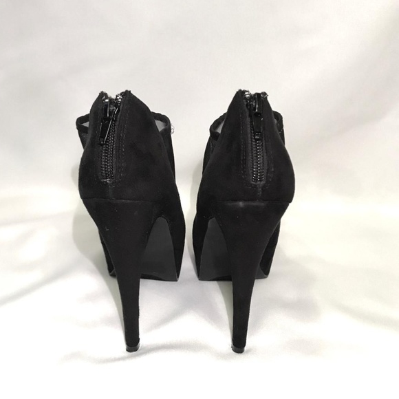 Charlotte Russe Black Ankle Strap Pointed Pump - Picture 3 of 5